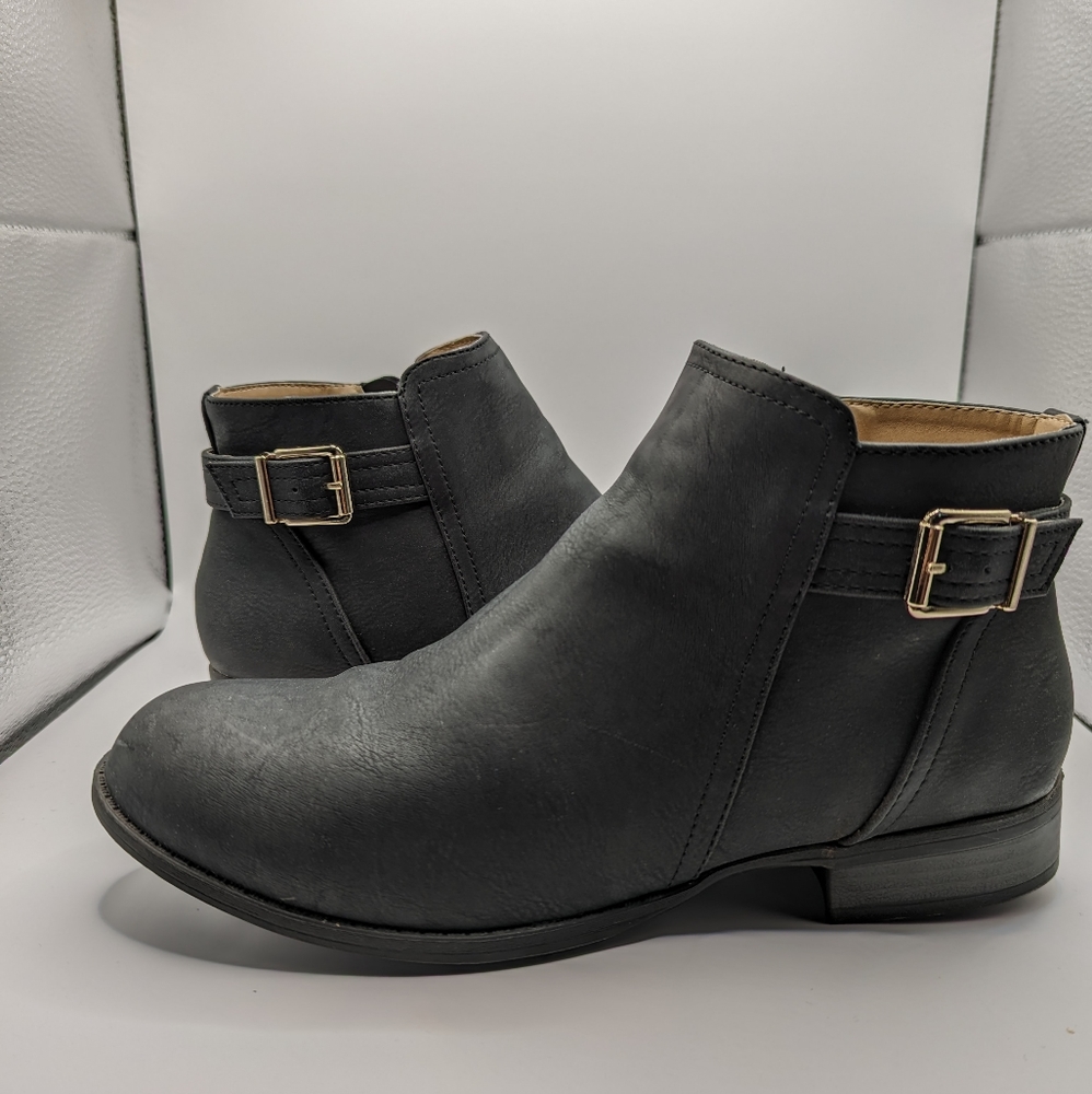 Women's Life Stride Black Ankle Booties Size 7.5